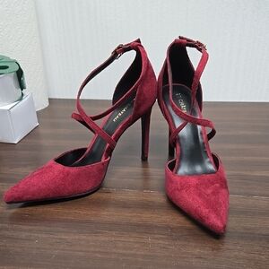 Le Chateau Size 38 Wine Faux Suede Strappy Heels